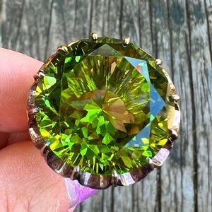 VINTAGE RETRO 14K YELLOW GOLD HUGE ROUND TOURMALINE GREEN COLOR PASTE STONE RING